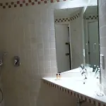 Du Vieux Marais Hotel
