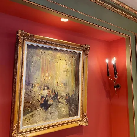 Du Vieux Marais Hotel