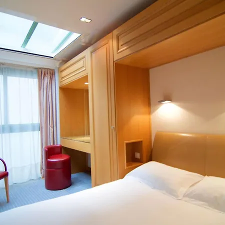 Du Vieux Marais Hotel 3*