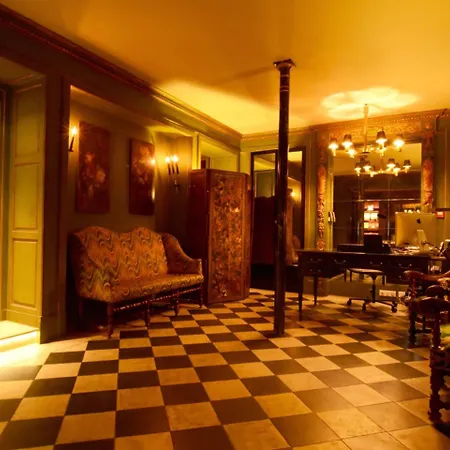 Du Vieux Marais Hotell 3*