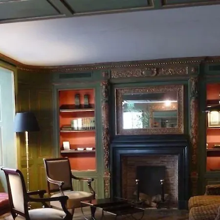 Du Vieux Marais Hotel