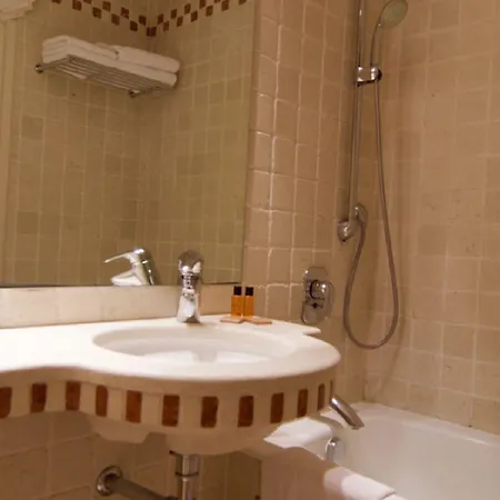 Du Vieux Marais Hotell 3*