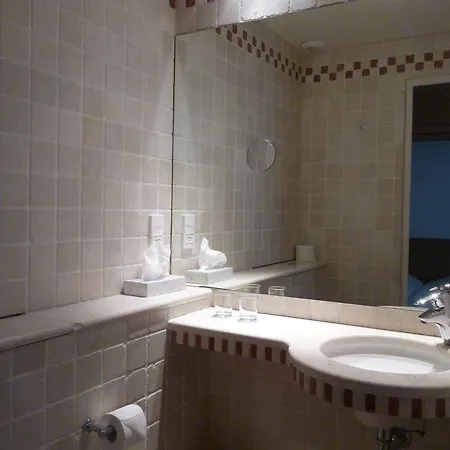 Du Vieux Marais Hotel 3*