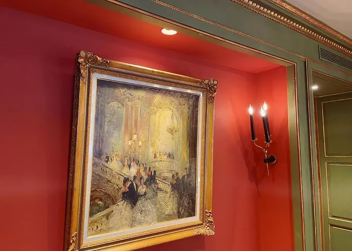 Du Vieux Marais Hotel