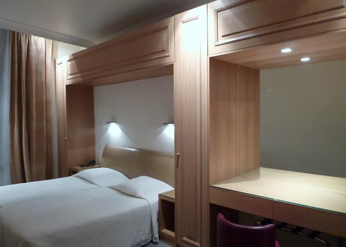 Du Vieux Marais Hotel 3*