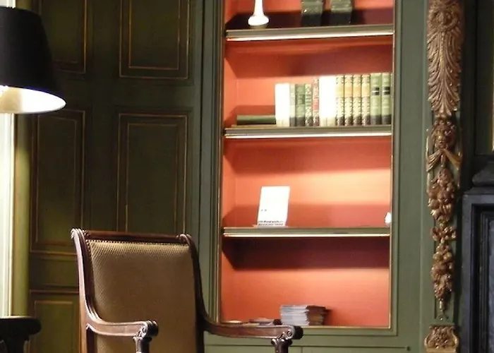 Du Vieux Marais Hotel 3*