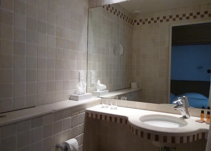 Du Vieux Marais Hotel 3*